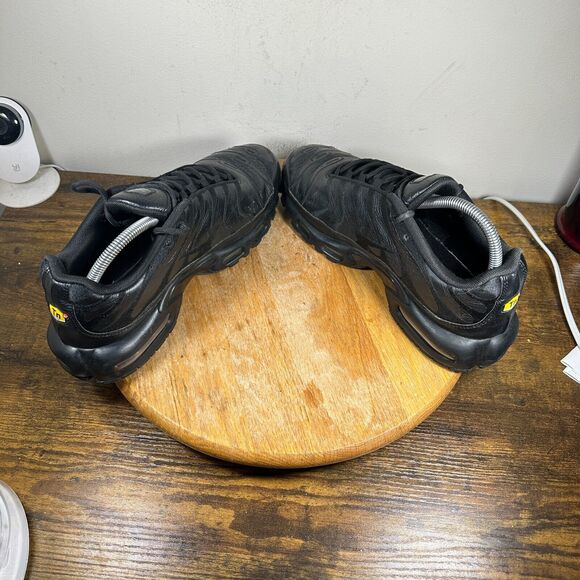 Nike Air Max‎ Plus TN Triple Black Leather Men’s Size 9.5 Shoes AJ2029-001 - Picture 5 of 8